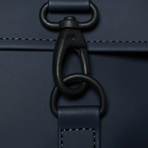 Rains MSN Bag in Navy - Picture 3 of 10